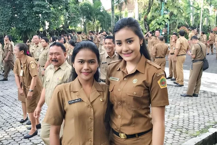 Pensiunan Staff tata Usaha Sekolah Akan Mendapatkan Uang Tambahan Yang Nominalnya Cukup Besar