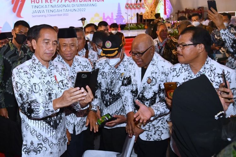 Gaji Guru Bakal Naik dan Terjamin Kehidupannya jika Pemerintah Berani Berlakukan Aturan Berikut