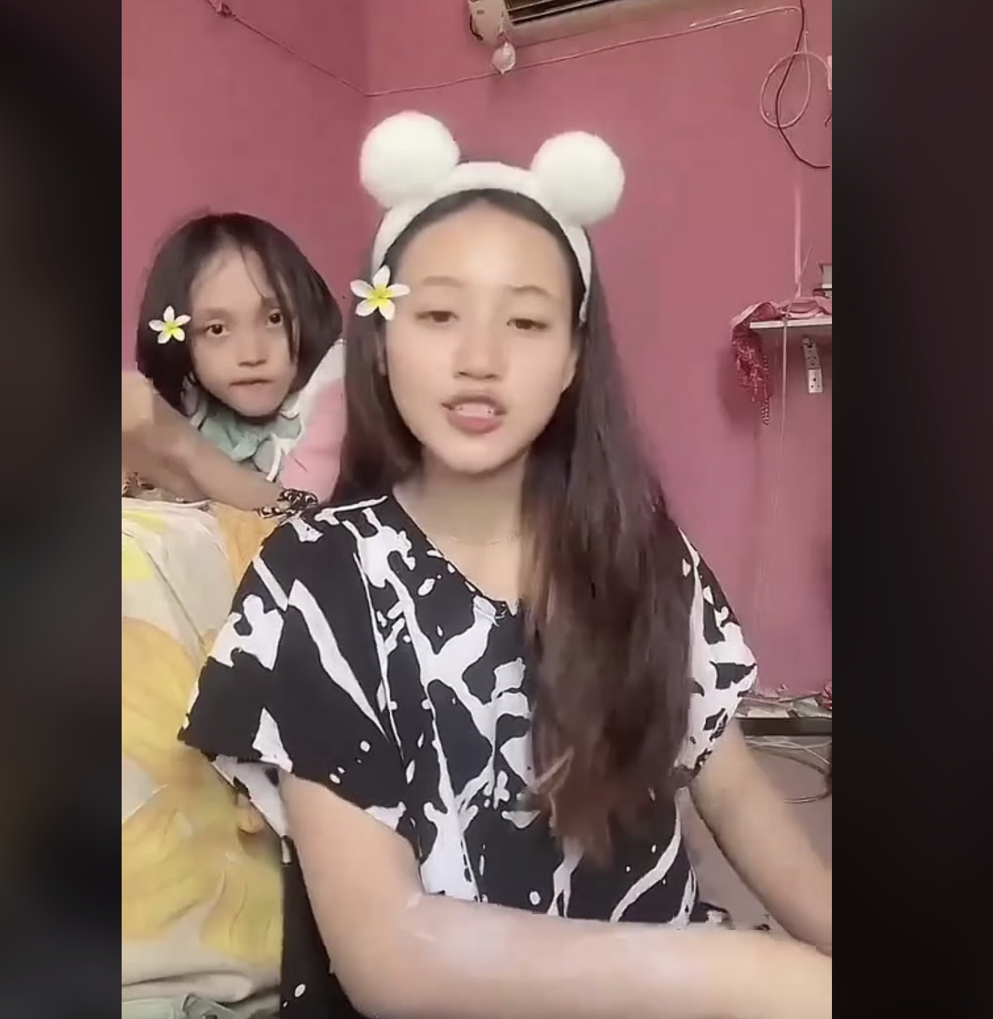 Shella Anandaa Viral Video Keliatan Pas Lagi Live di Tiktok