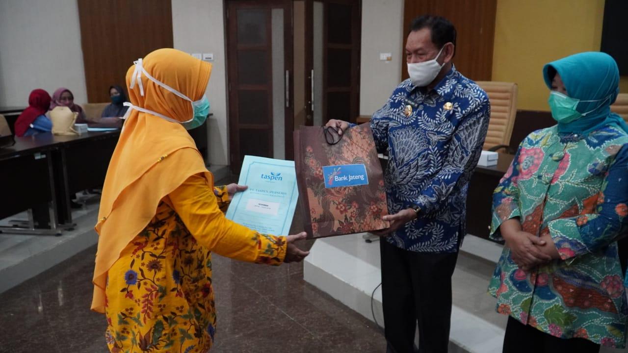 Ada Kesempatan Besar Untuk Honorer Yang Berusia 50 Tahun